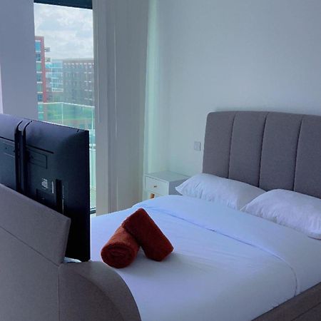 לונדון Ds Rentals - Entire 1 Bedroom Apartment מראה חיצוני תמונה